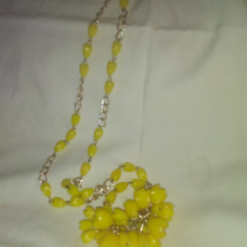 Vintage 1930s Yellow Celluloid necklace, gold tone chain made in Hong Kong